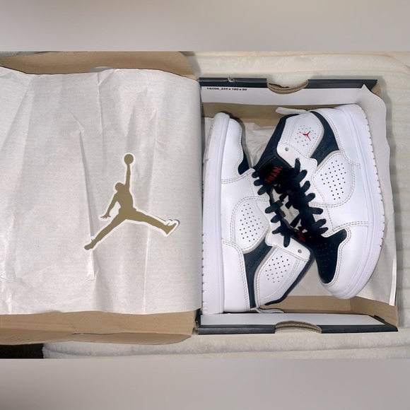 Air Jordan Access Basketball Shoes - Picture 2 of 11